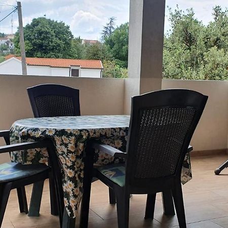 Apartmani Sonia Njivice Exteriör bild