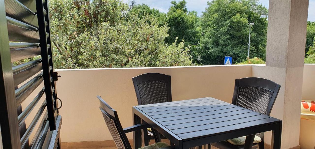 Apartmani Sonia Njivice Exteriör bild