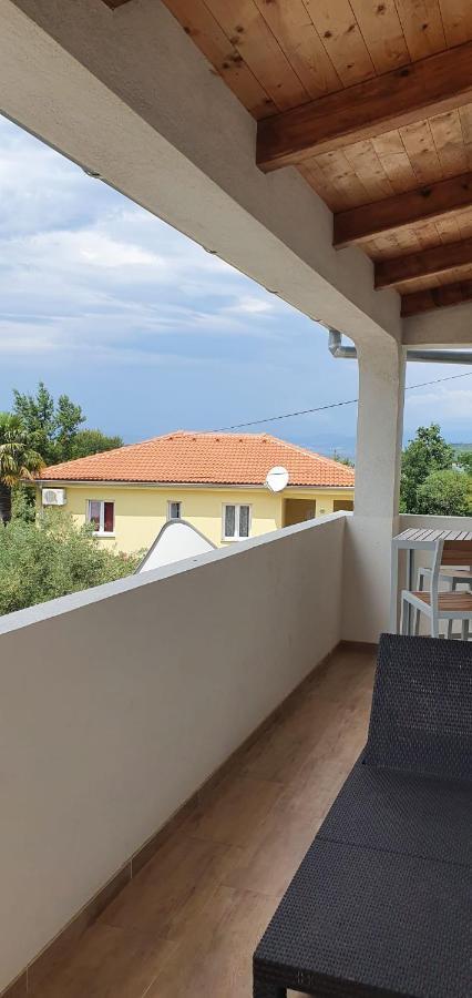 Apartmani Sonia Njivice Exteriör bild