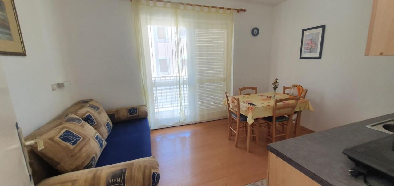 Apartmani Sonia Njivice Exteriör bild