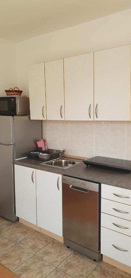 Apartmani Sonia Njivice Exteriör bild