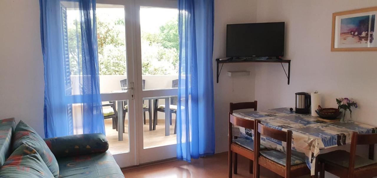 Apartmani Sonia Njivice Exteriör bild