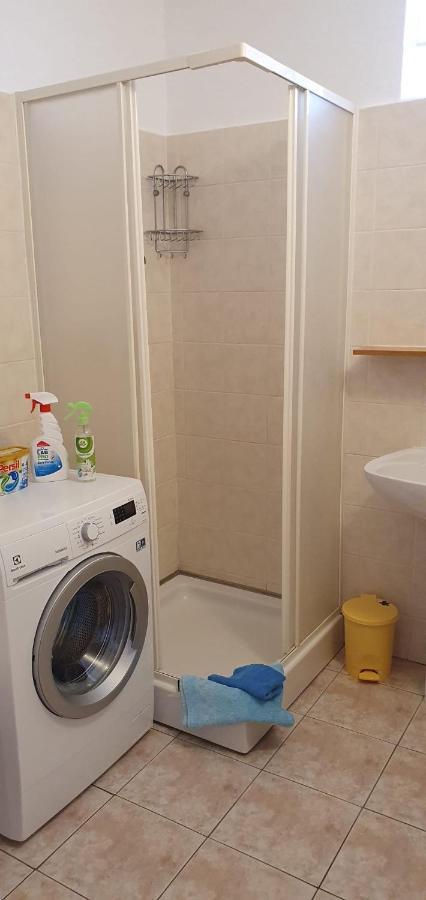 Apartmani Sonia Njivice Exteriör bild