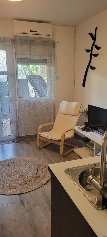 Apartmani Sonia Njivice Exteriör bild