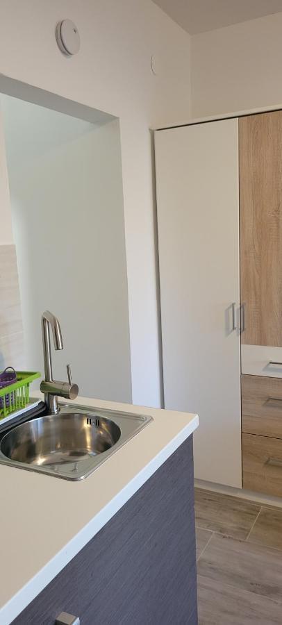 Apartmani Sonia Njivice Exteriör bild