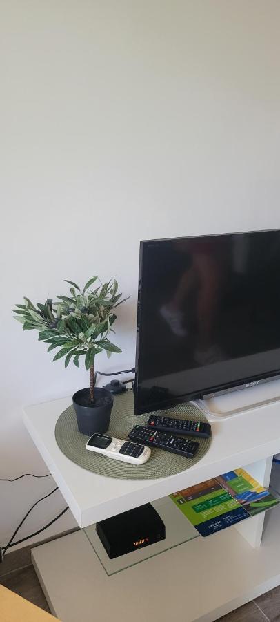 Apartmani Sonia Njivice Exteriör bild