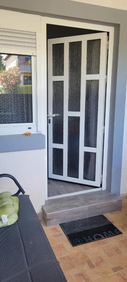 Apartmani Sonia Njivice Exteriör bild