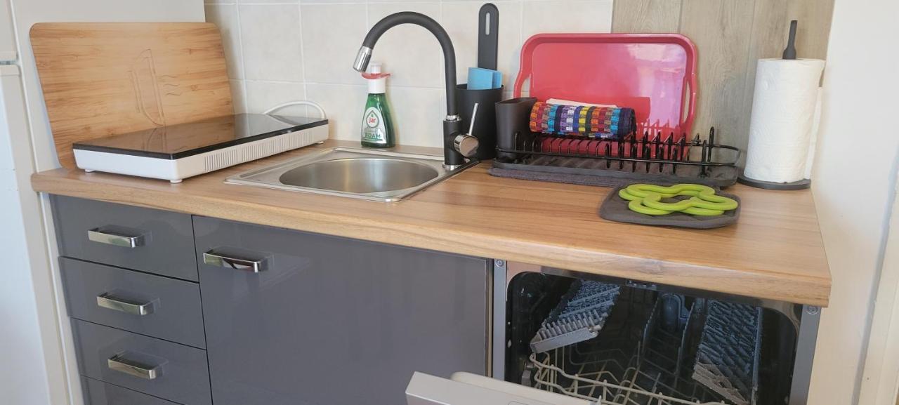 Apartmani Sonia Njivice Exteriör bild