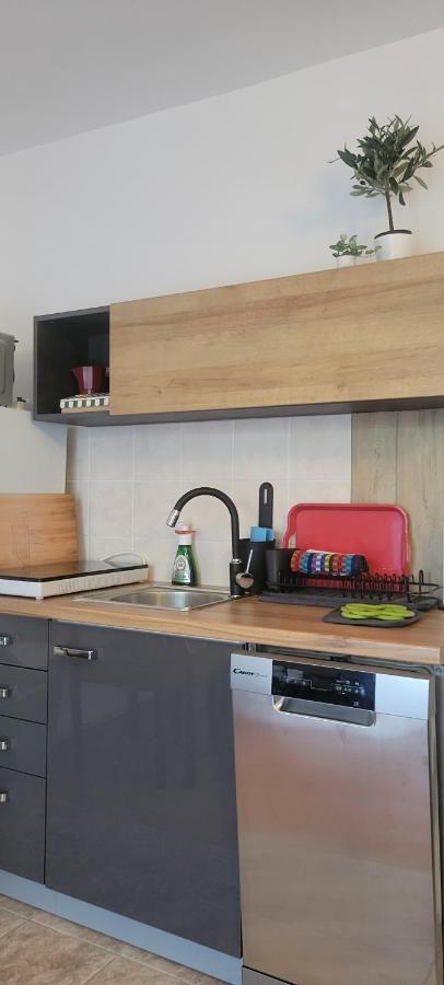 Apartmani Sonia Njivice Exteriör bild