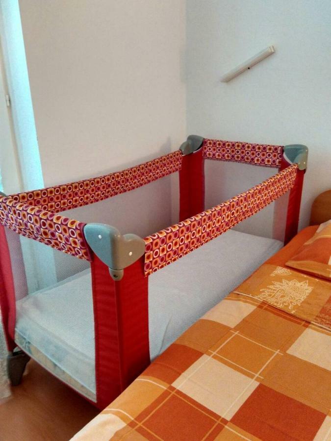 Apartmani Sonia Njivice Exteriör bild