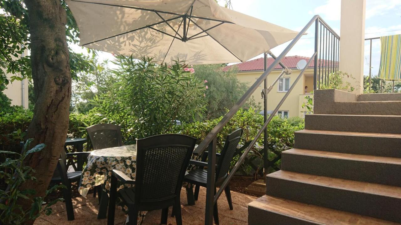 Apartmani Sonia Njivice Exteriör bild