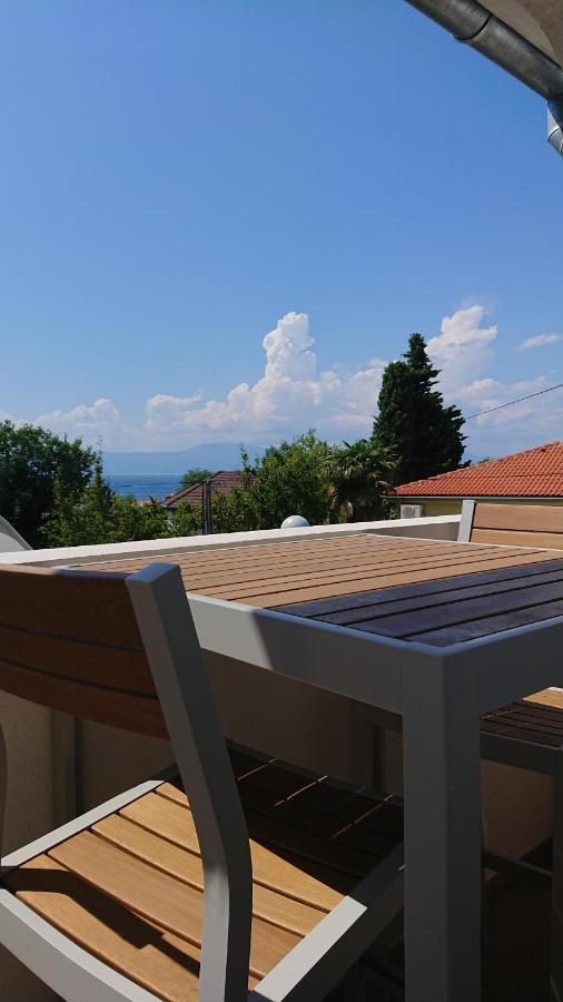 Apartmani Sonia Njivice Exteriör bild